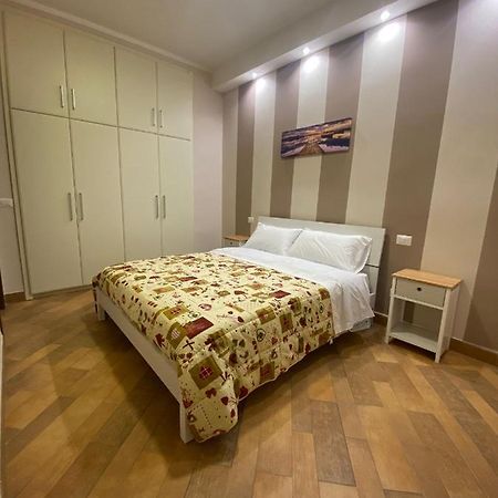 Ferienwohnung Domus Melius Castellammare di Stabia Exterior foto