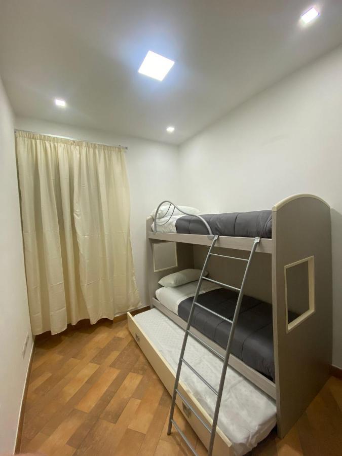 Ferienwohnung Domus Melius Castellammare di Stabia Exterior foto
