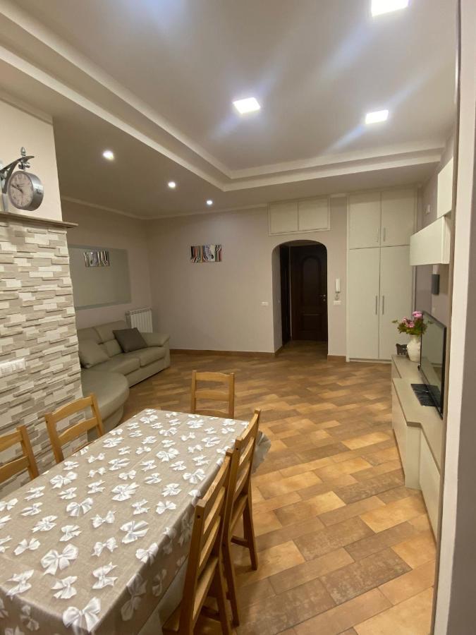 Ferienwohnung Domus Melius Castellammare di Stabia Exterior foto