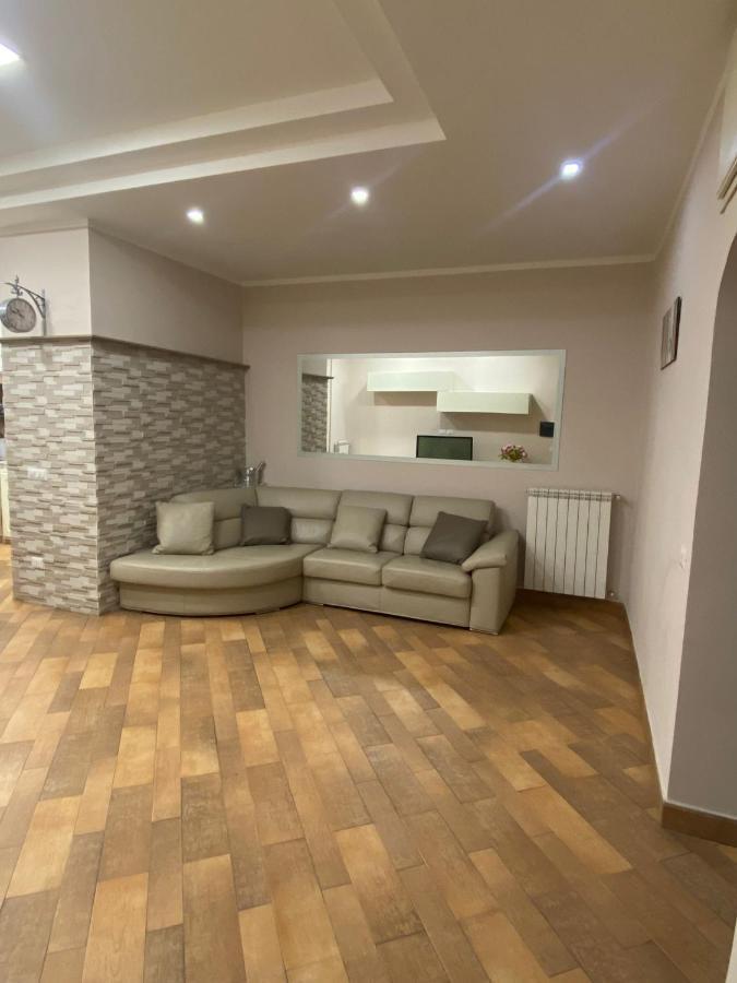 Ferienwohnung Domus Melius Castellammare di Stabia Exterior foto