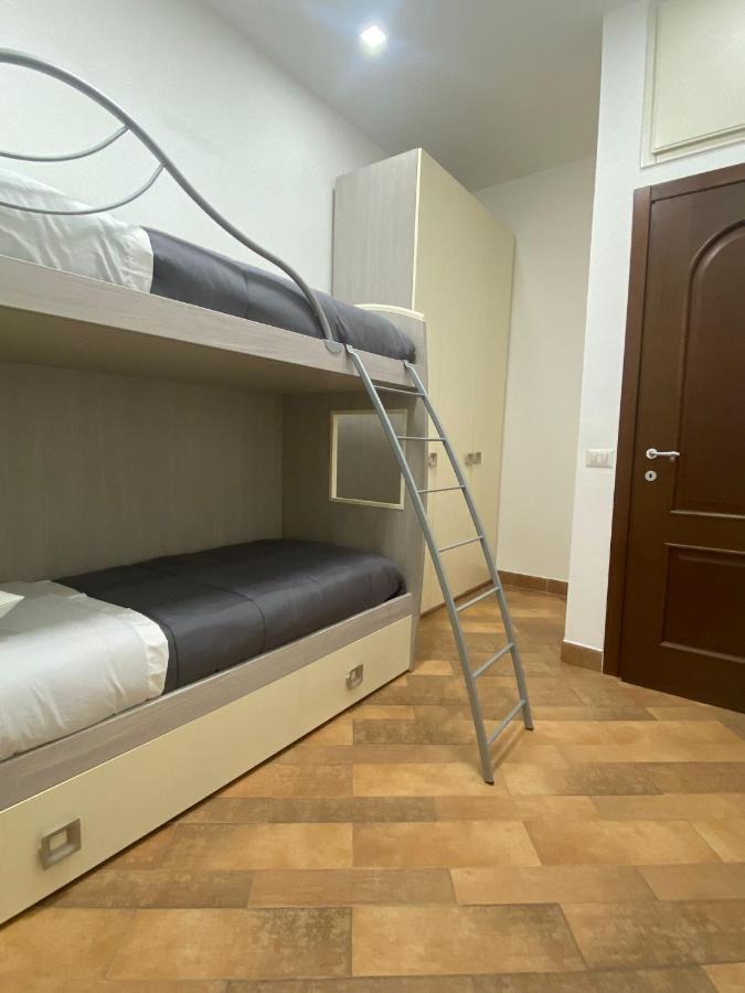 Ferienwohnung Domus Melius Castellammare di Stabia Exterior foto